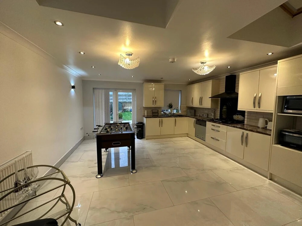 Comfortable and Stylish 3BD House in Luton