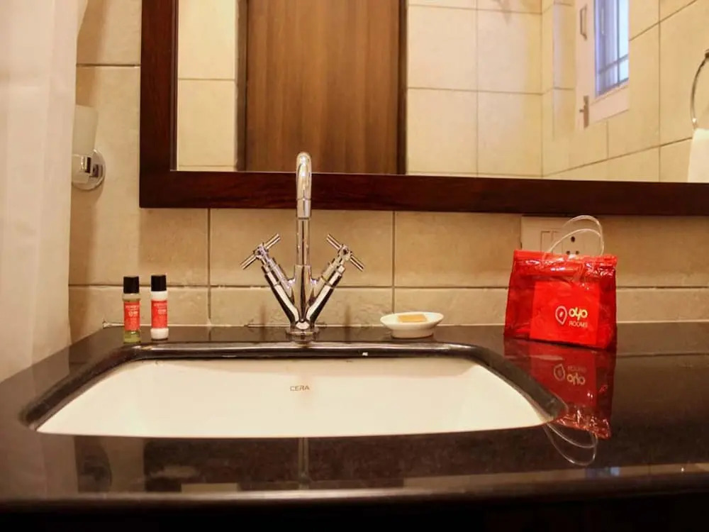 OYO Rooms 025 Near Goverdhan Sagar Lake