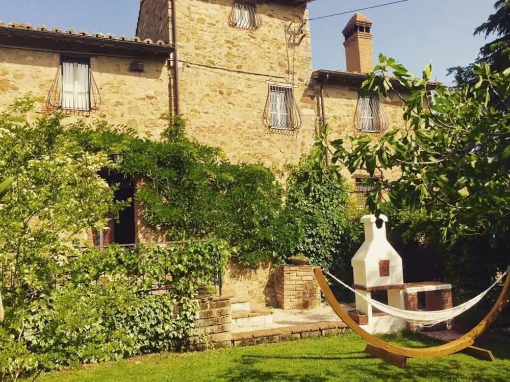 TENUTA SOSPESA - Exclusive Villa, Pool & Party Barn near Tuscany