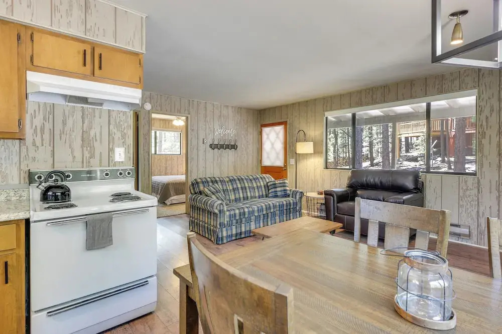 Cozy Cabin in Greer: Hike, Bike & Ski!