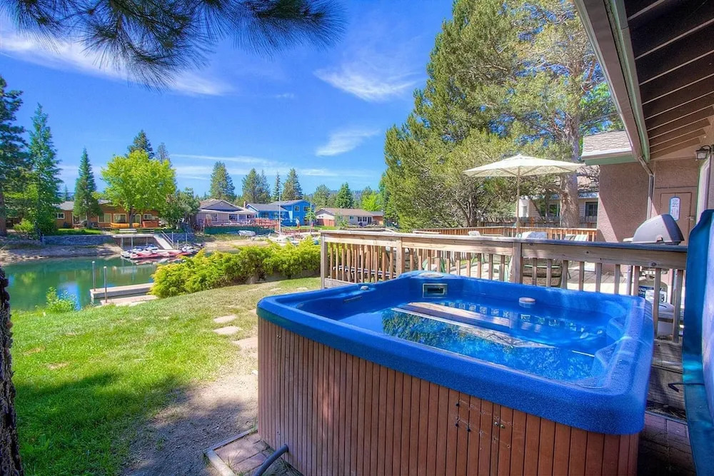 Rock Water Cove by Lake Tahoe Accommodations