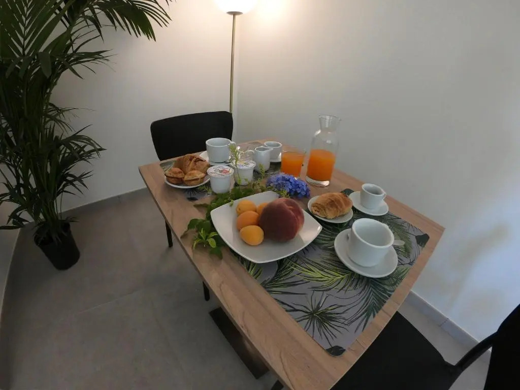 11 Catalani Rooms
