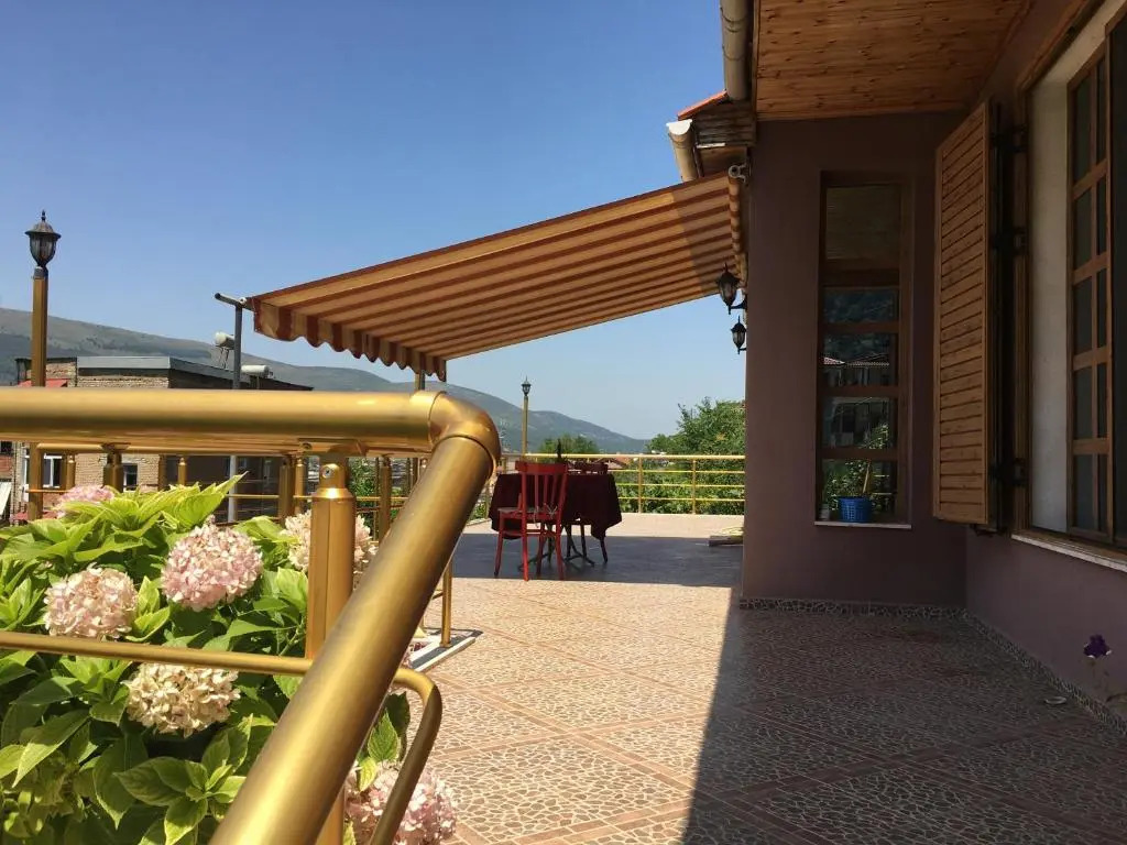 Sara Guesthouse