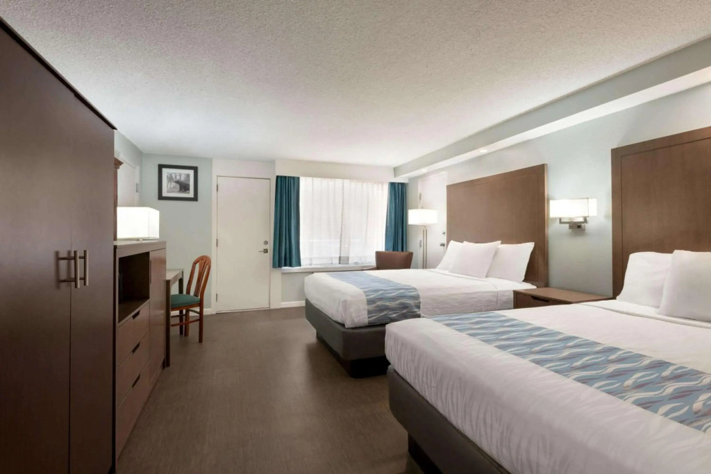 Gatlinburg River Inn