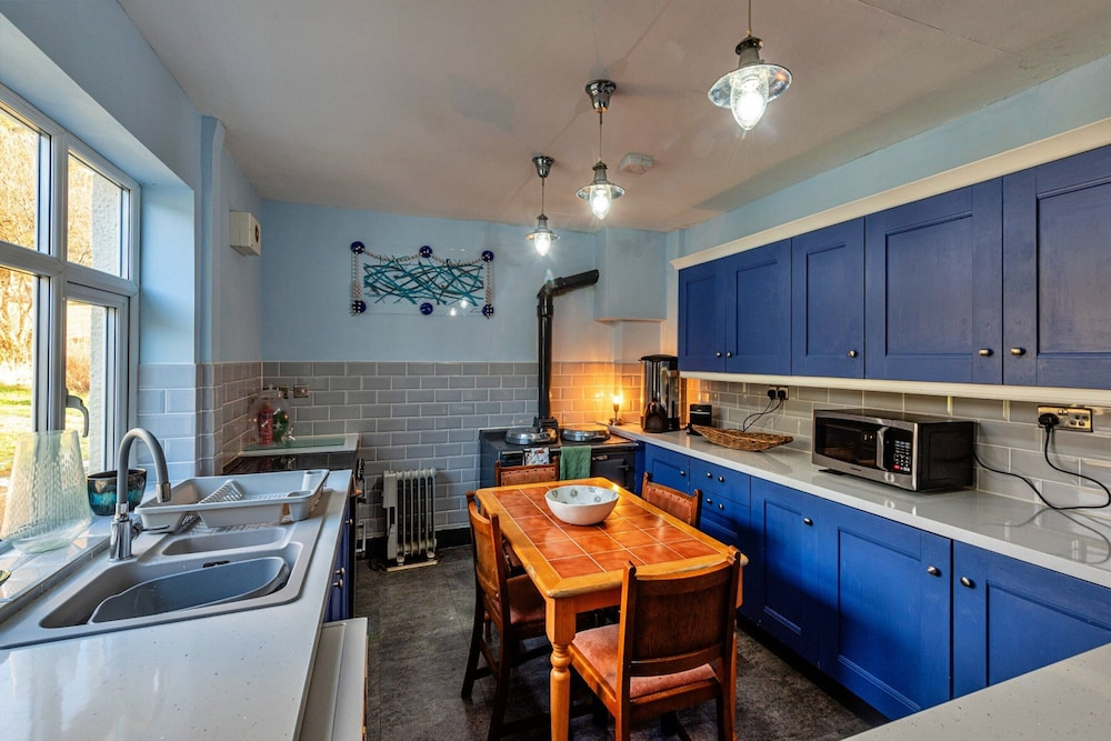 Country House in Snowdonia Near Barmouth Beach
