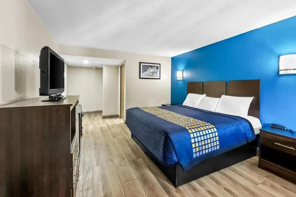 Red Carpet Inn and Suites