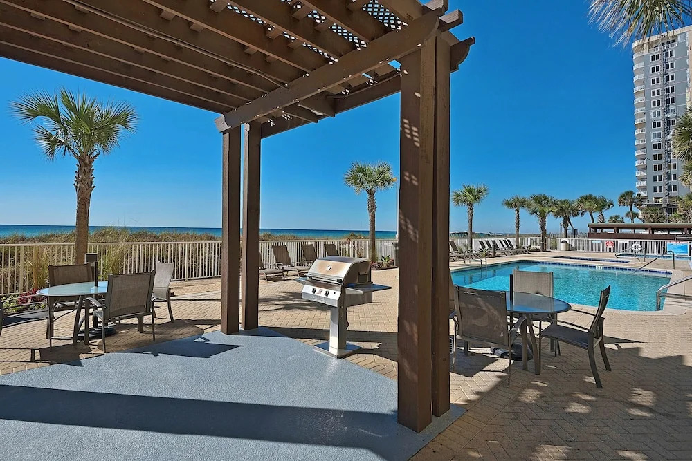 NEW PROPERTY! Vacation Right on the Gulf in Sand & Seafoam Villa Sleeps 6