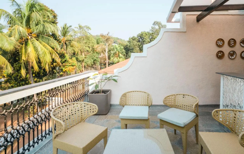 ELIVAAS 4 BHK with Pvt Pool & Terrace - Opalys