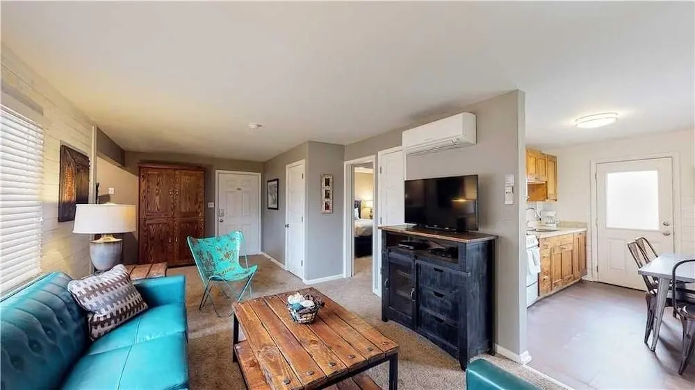 Purple Sage Flats #8 1 Bedroom Apts