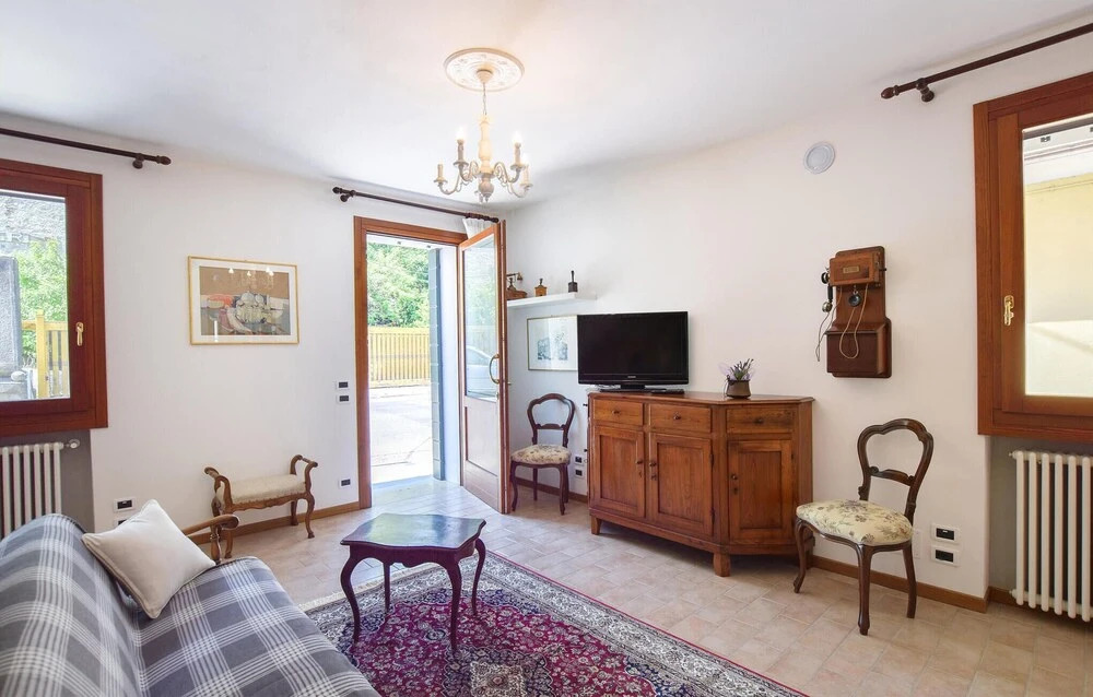 2 Bedroom Gorgeous Home In Montemerlo