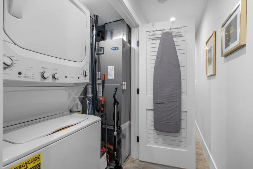 Central 2 br City Sanctuary Commuter friendly