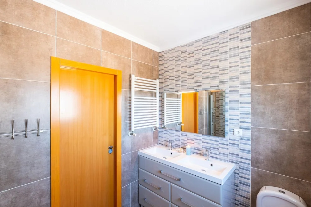 Villa Avalon - Jacuzzi, Cinema e Piscina Aquecível em Armação de Pêra