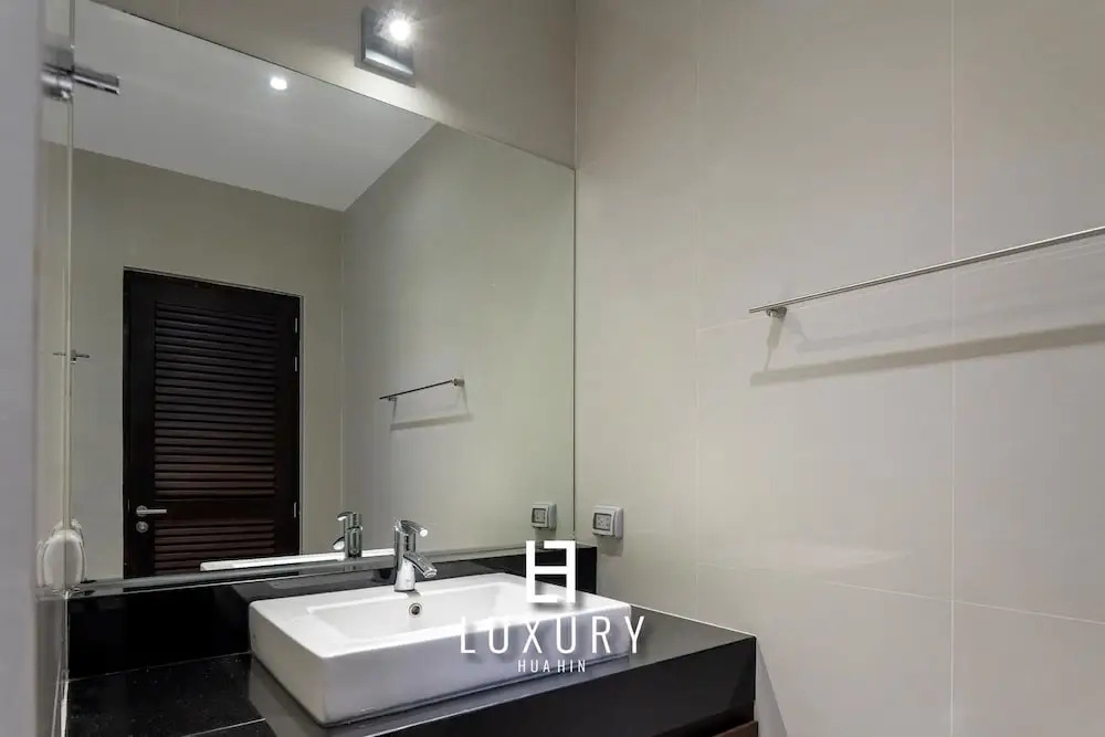 Luxury 5 Bedroom Pool Villa