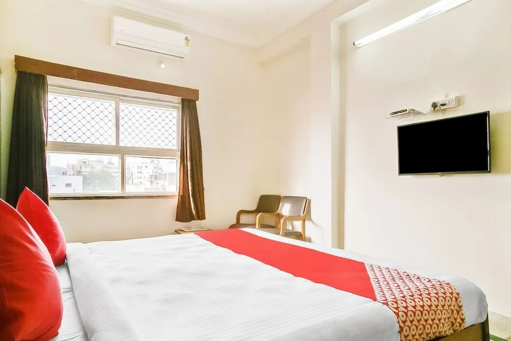 OYO 47645 Hotel Sai Vinayak Boarding And Lodging