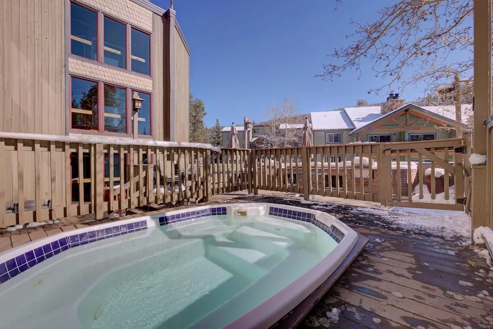 Atrium 207 Downtown Condos with on-site Hot Tub