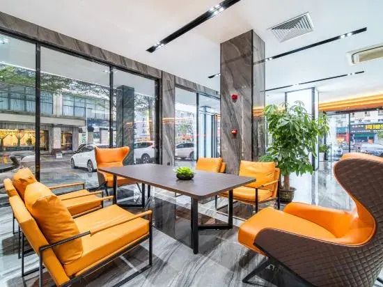 Manhattan Hotel (Guigang Life Harbor High-speed Railway Station)