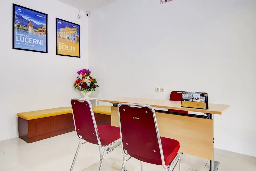 Joy Homestay At Pulomas RedPartner