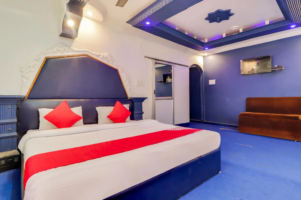 OYO 65090 Hotel Grand Palace