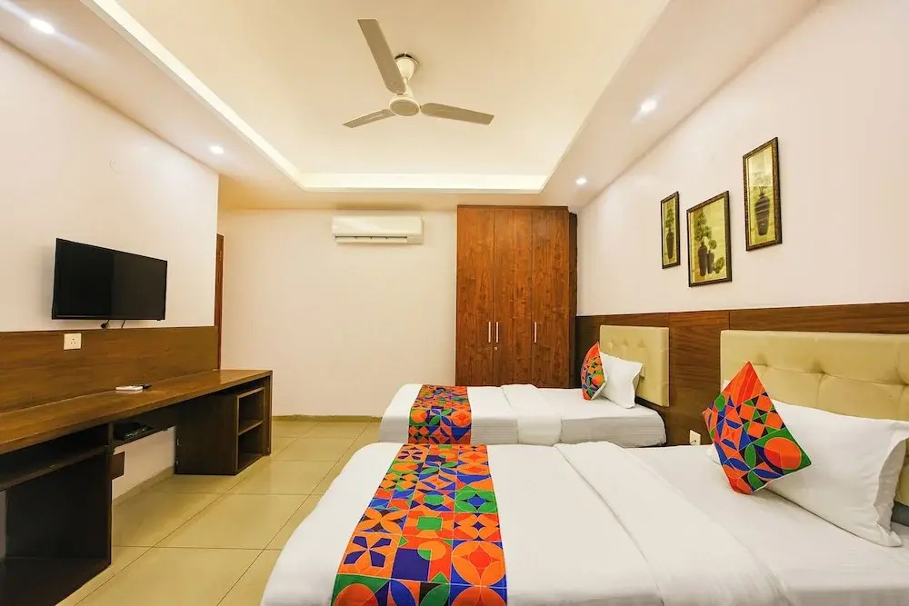 Fabhotel Silver Oak Bnb