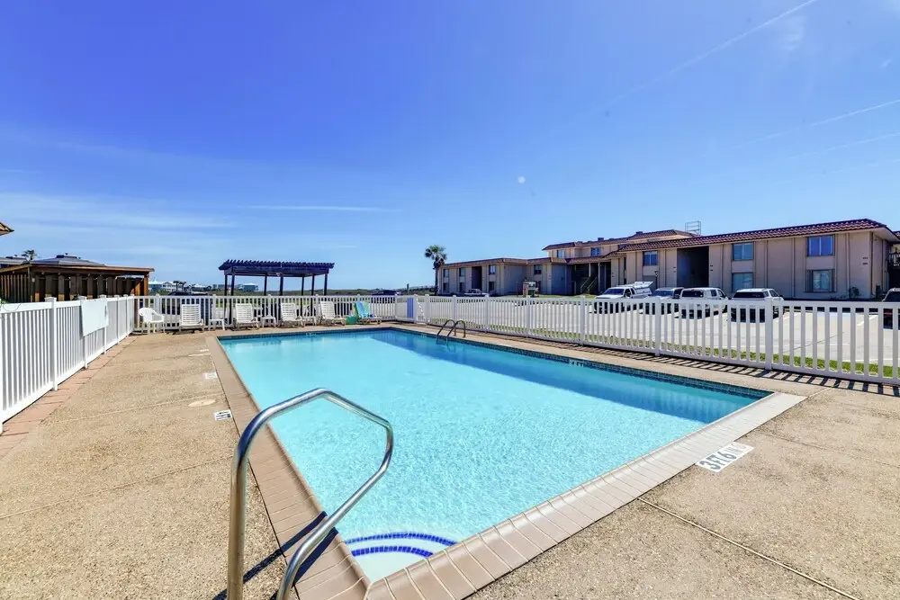 Beachfront Condo w/ Pool Access in Port Aransas