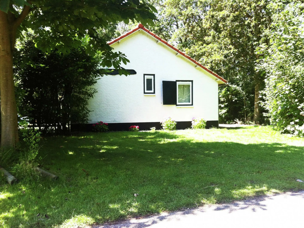 Beautiful holiday home Zeeroos in Zeeland