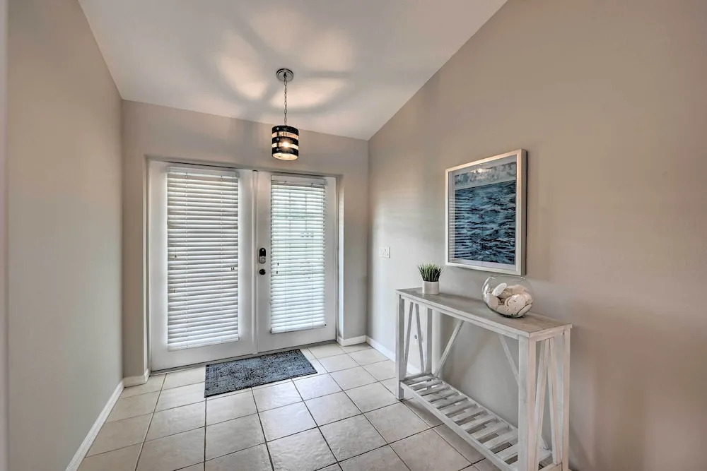 Dog-friendly Escape w/ Dock & Kayaks in Cape Coral