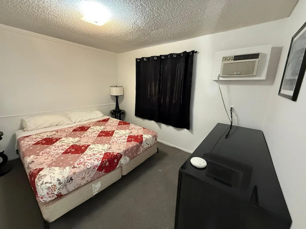 Columbia Inn Motel CA 49
