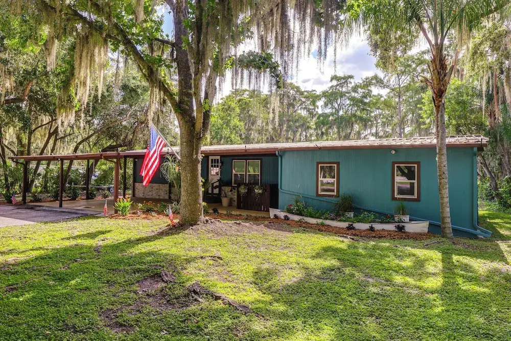 Lakefront Home w/ Hot Tub & Dock in Orlando!