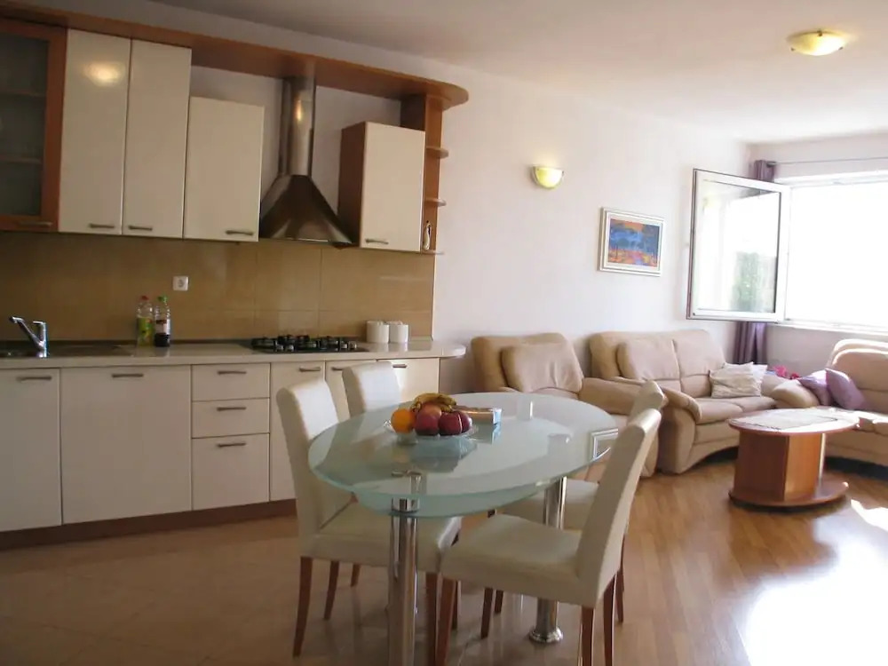 Apartment Lucija