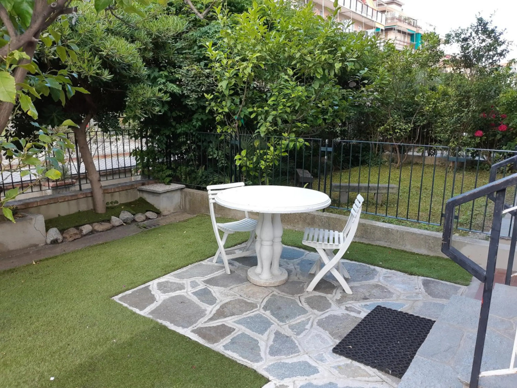Appartamento al mare con giardino