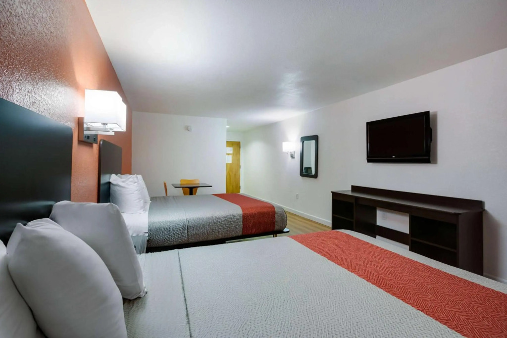 Motel 6-Suwanee, GA - Gwinnett Center