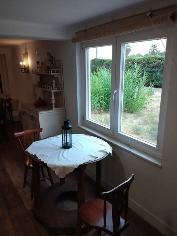 Charming 2-bed House in Sesimbra