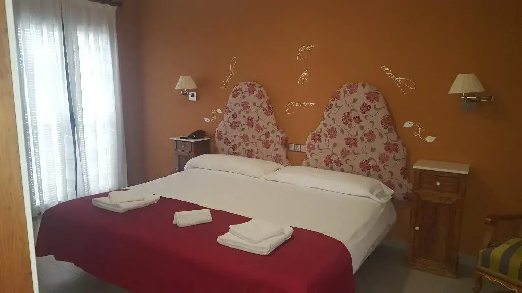 Hotel Rural La Alcanacia