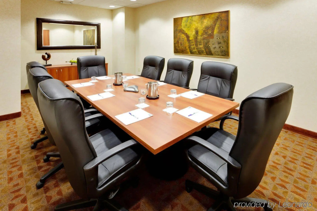 Holiday Inn Express & Suites Riverhead - Long Island by IHG
