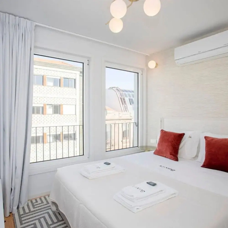 Liiiving in Porto-modern Glam Rooftop Apartment
