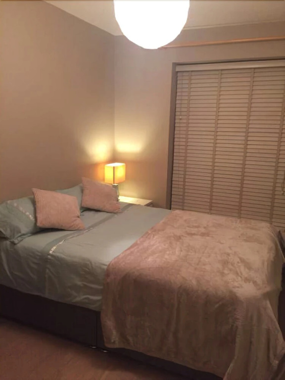 2 Bedroom Flat Beside Phoenix Park