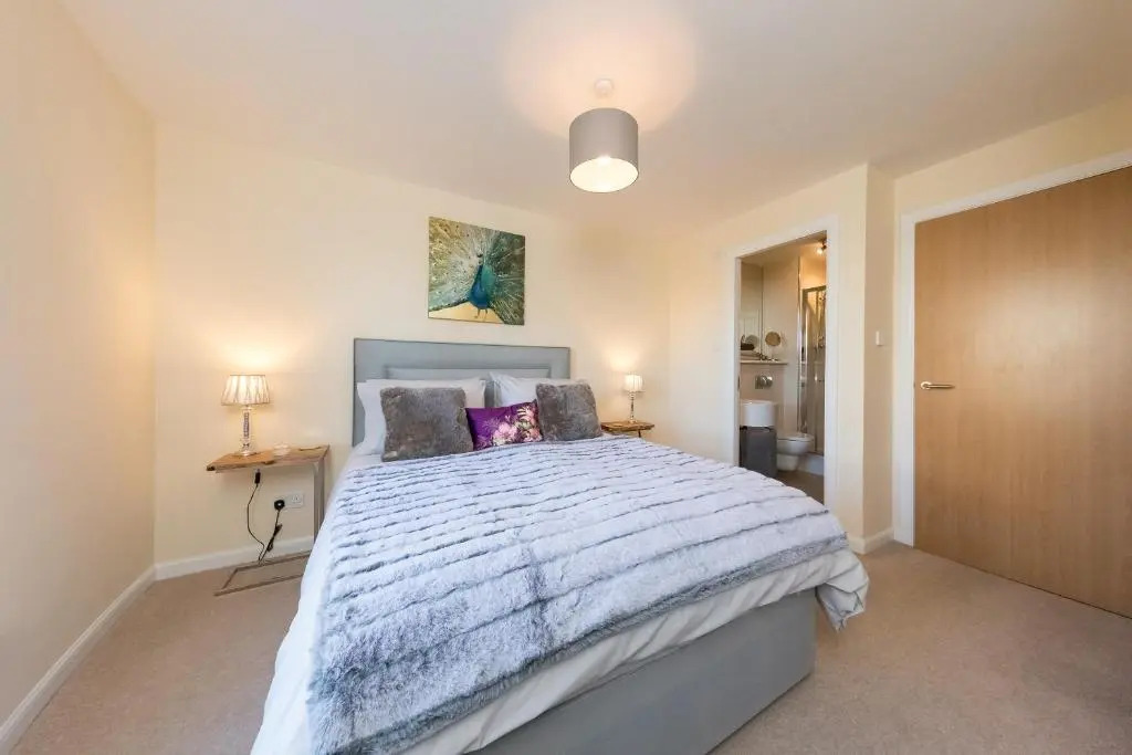 THE BROCH, Ground Floor City Centre Apartment, sleeps 6