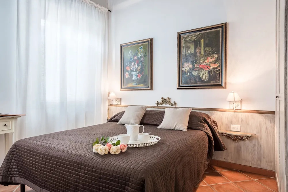 Calzaiuoli Apartments by Mamo Florence