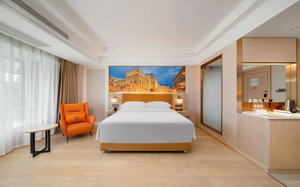 Vienna Hotel (Luofu Mountain Scenic Area High-Speed Rail Station Branch)