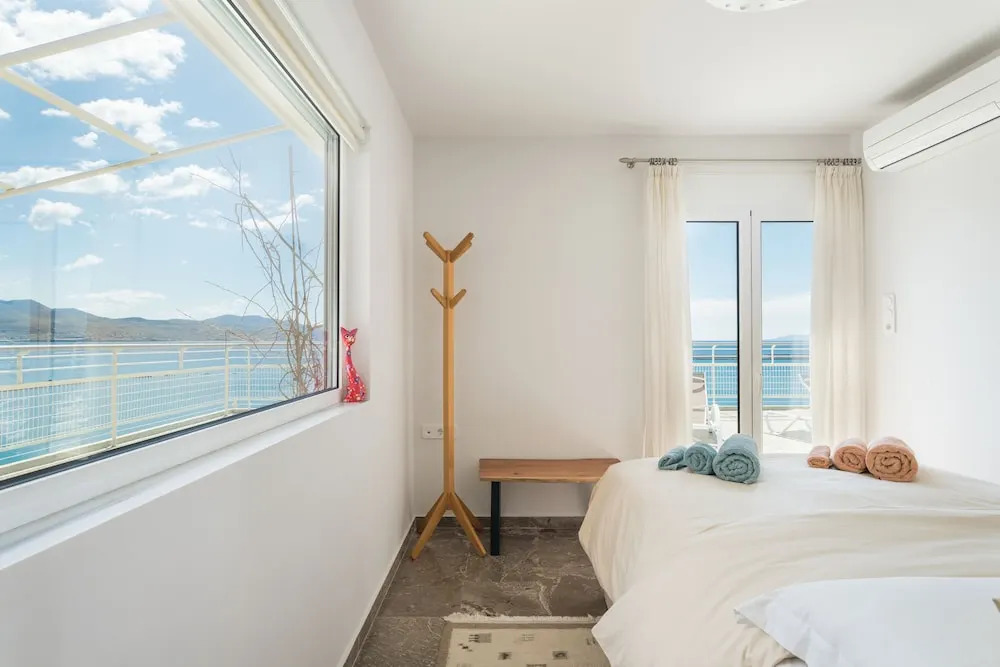 Seafront Penthouse LEO