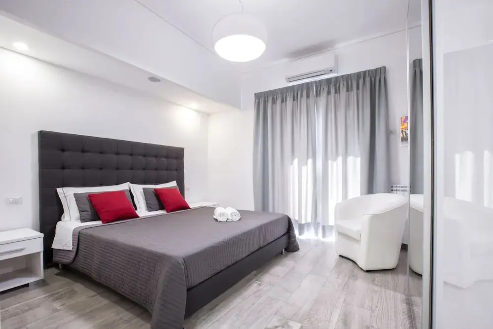 Modern spacious apartment with terrace, balconies, solarium & gym