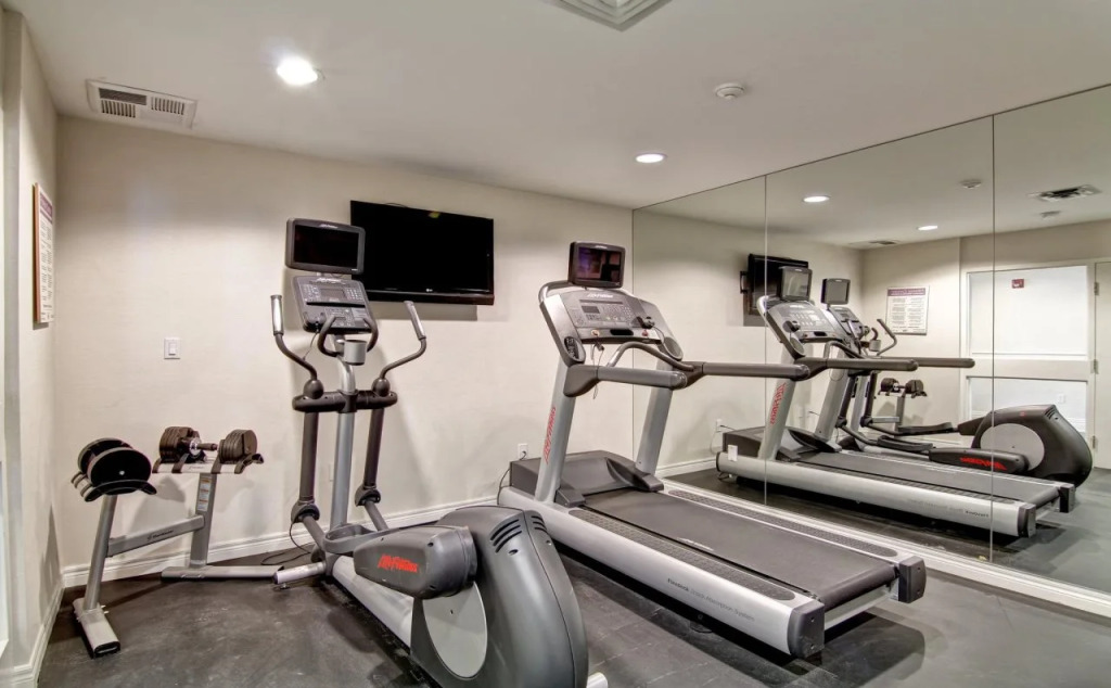Holiday Inn Express Whitby Oshawa by IHG