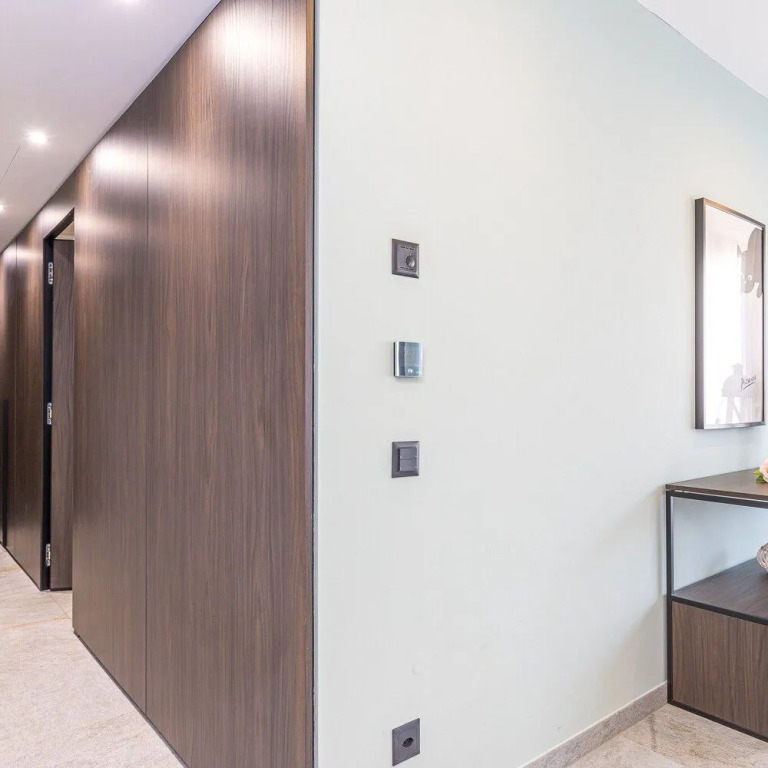 ICON H 402 Suite Business