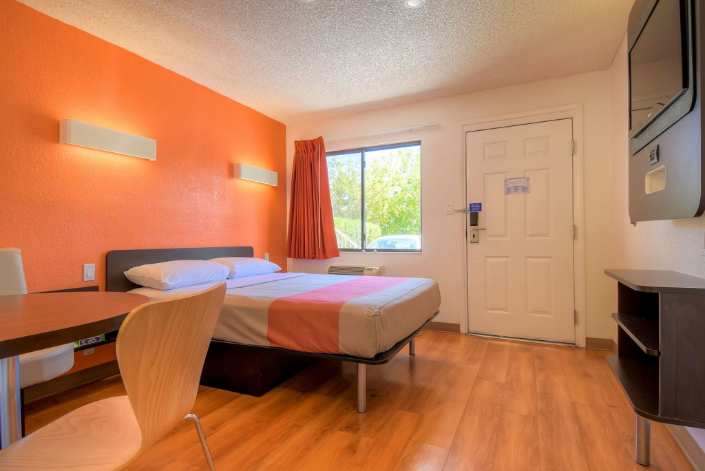 Motel 6 Las Vegas, NV   I-15 Stadium