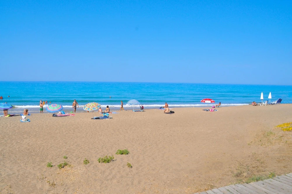 Holiday Apartment "yannis" on the Beach of Agios Gordios in Corfu