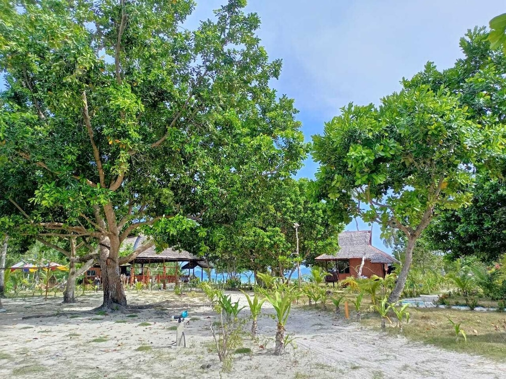 La Tranquilidad Twin Beach Resort