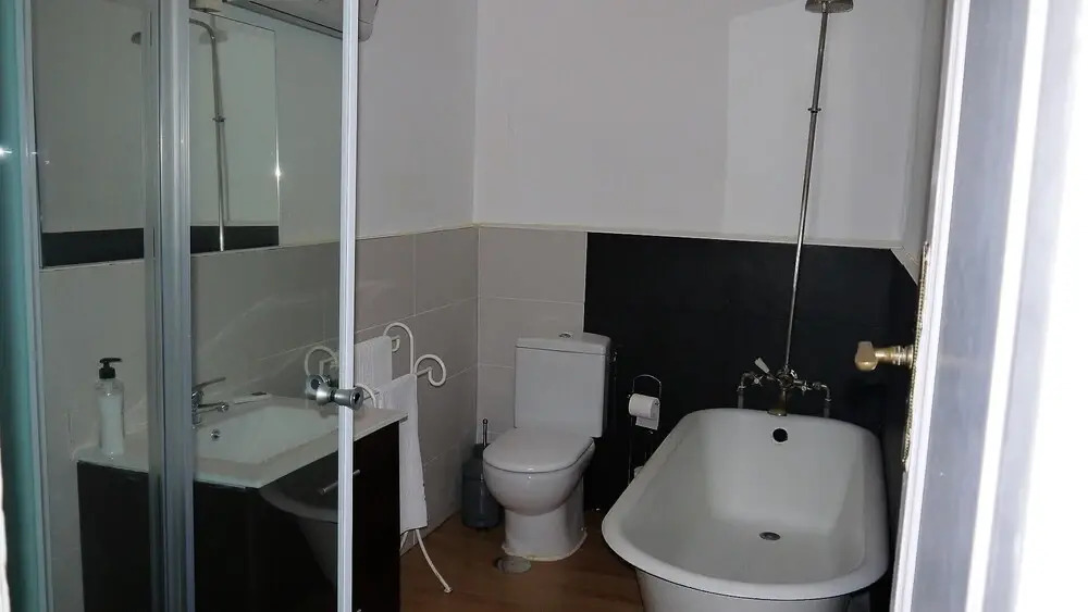 Flat Reformed to 100 mt Cathedral, Views To It, Very Luminous, 3 Hab-7guest