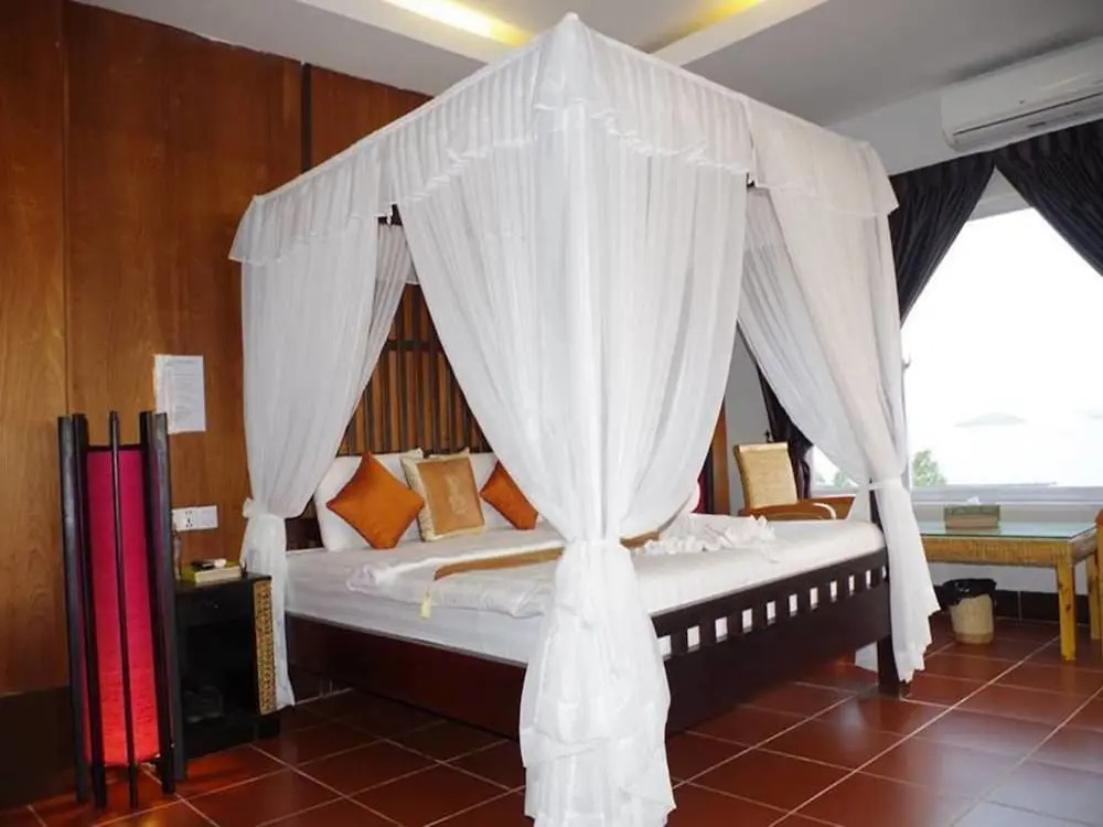 Ocean Breeze Hotel