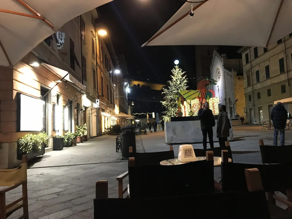 Loft Angela Charming Aptmnt in Pietrasanta Center