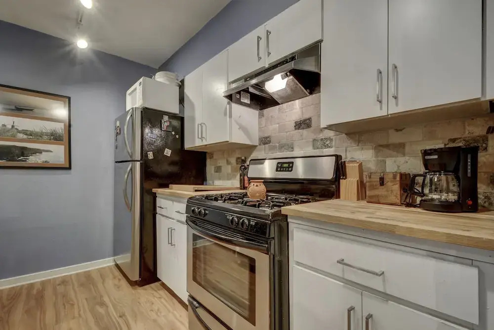 Austin Condo in Hip Travis Heights - 1 Br condo by RedAwning